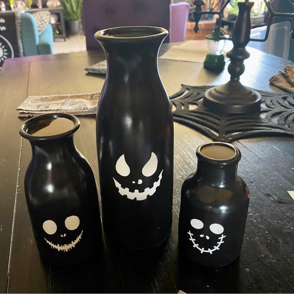 NIB Halloween 3-piece Ceramic Ghost Face Bat Wings Vase - Picture 3 of 9